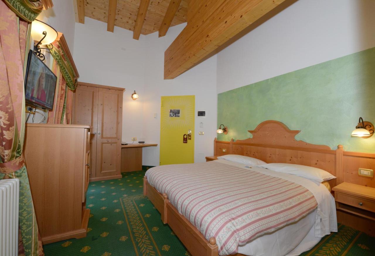Hotel Sole Tonalepas Buitenkant foto