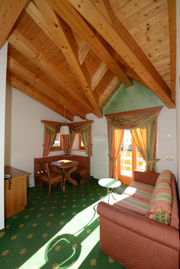 Hotel Sole Tonalepas Buitenkant foto